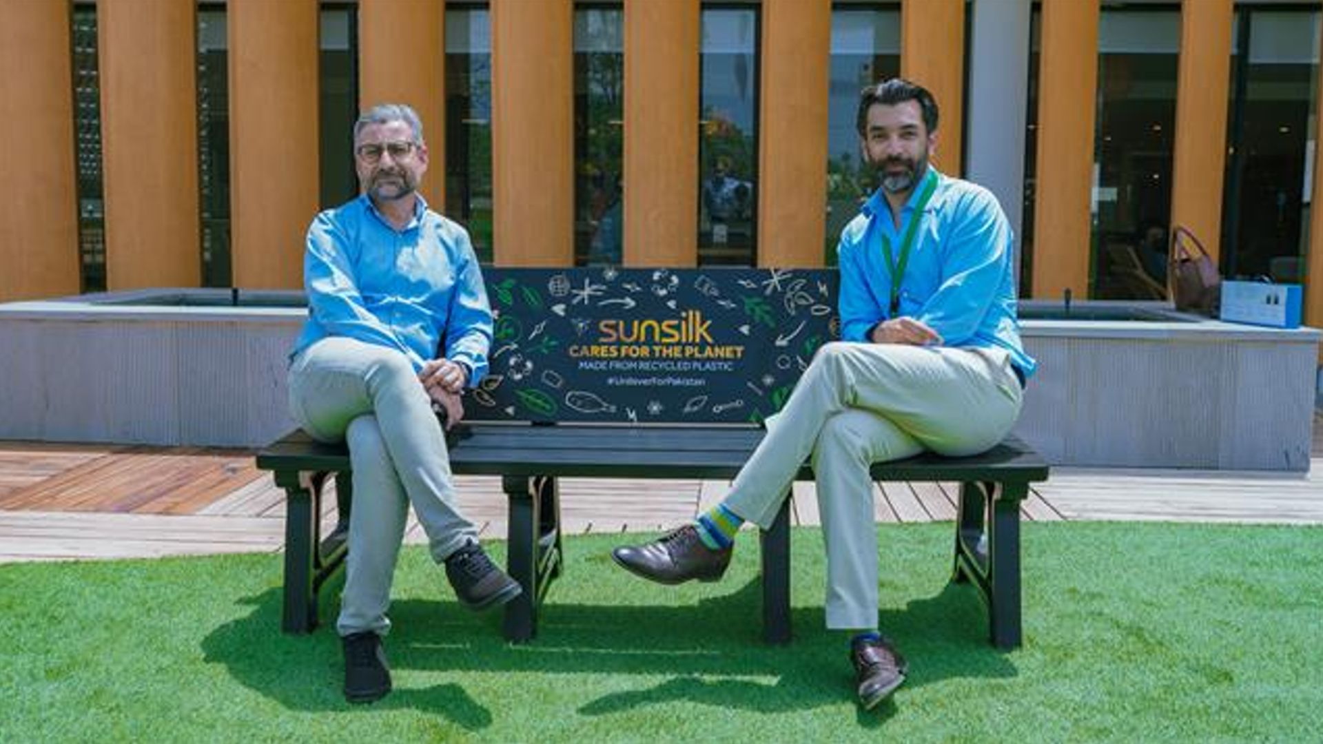 Amir Paracha,CEO,Unilever Pakistan along with Babar Aziz Bhatti,Director,Green Earth Recycling 